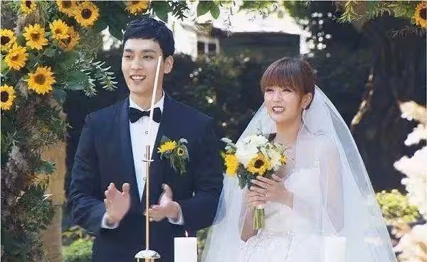 牛！一官宣就是結婚懷孕