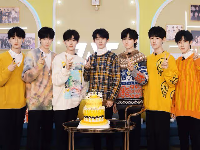 時代少年團慶祝兩周年，男明星從養成系就開始內卷了！