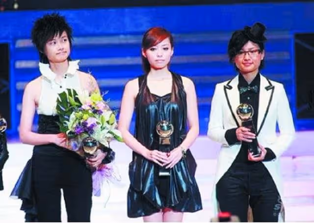 逼婚大14歲經紀人，結婚2年後交往伴郎，張靚穎的坎坷情史