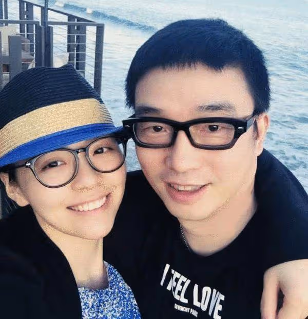 逼婚大14歲經紀人，結婚2年後交往伴郎，張靚穎的坎坷情史