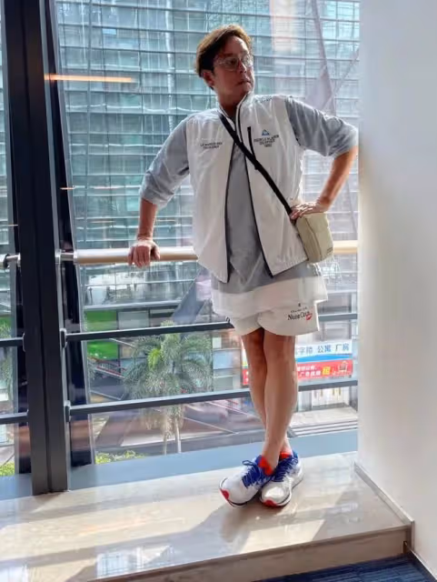 譚詠麟被曝疑似出軌女粉絲?女方男友曬圖回擊質疑，持續發文情緒激動!