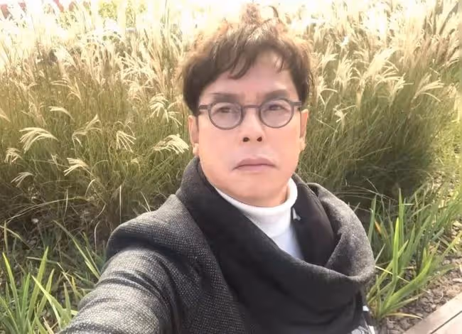 譚詠麟被曝疑似出軌女粉絲?女方男友曬圖回擊質疑，持續發文情緒激動!