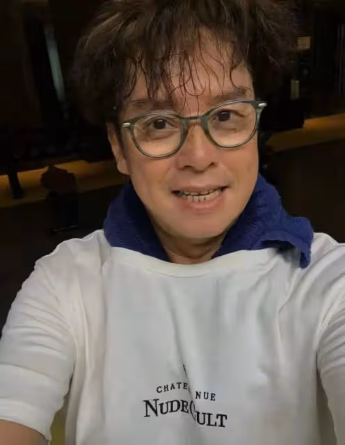 譚詠麟被曝疑似出軌女粉絲?女方男友曬圖回擊質疑，持續發文情緒激動!