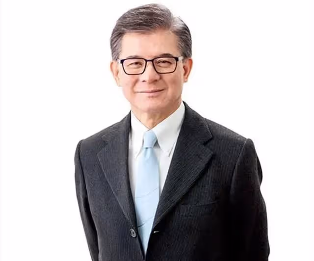 羅康瑞：拋妻棄子61歲娶朱玲玲，親兒子拒絕繼承百億財產