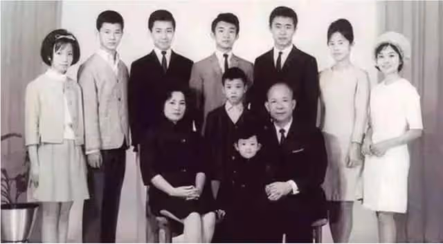 羅康瑞：拋妻棄子61歲娶朱玲玲，親兒子拒絕繼承百億財產