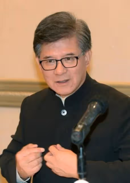 羅康瑞:拋妻棄子61歲娶朱玲玲,親兒子拒絕繼承百億財產