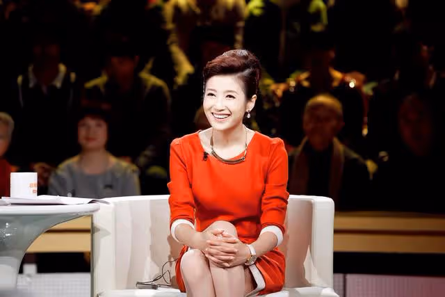 知名主持人春妮:有過一次婚姻,與郭德綱傳緋聞，40歲再婚高齡產子