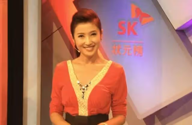 知名主持人春妮:有過一次婚姻,與郭德綱傳緋聞，40歲再婚高齡產子