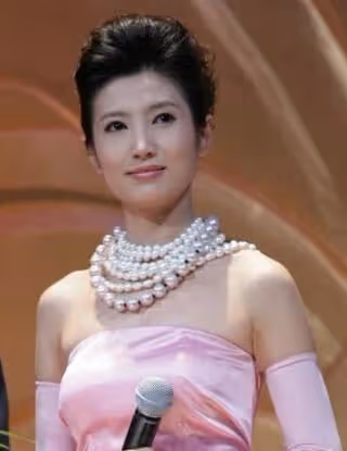 知名主持人春妮:有過一次婚姻,與郭德綱傳緋聞，40歲再婚高齡產子