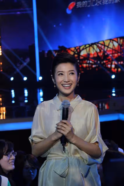 知名主持人春妮:有過一次婚姻,與郭德綱傳緋聞，40歲再婚高齡產子
