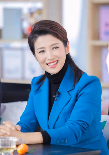 知名主持人春妮:有過一次婚姻,與郭德綱傳緋聞，40歲再婚高齡產子