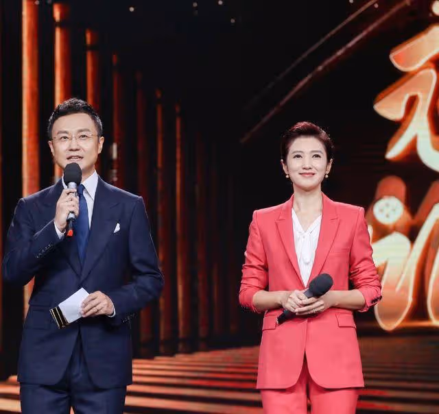 知名主持人春妮:有過一次婚姻,與郭德綱傳緋聞，40歲再婚高齡產子