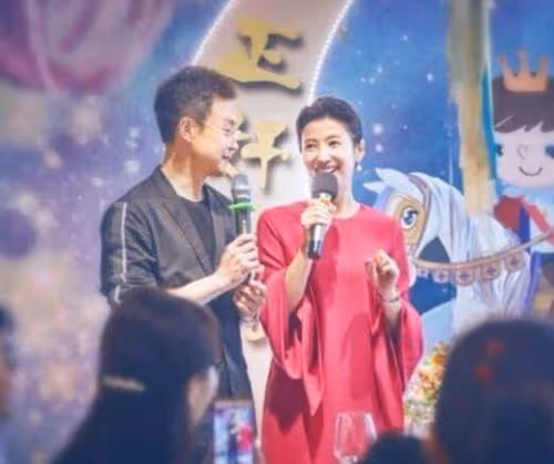 知名主持人春妮:有過一次婚姻,與郭德綱傳緋聞，40歲再婚高齡產子