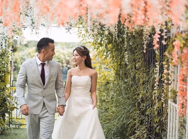 恭喜！劉碧麗力捧女星宣布懷孕，上月才結婚，姨媽是金牌綠葉元秋