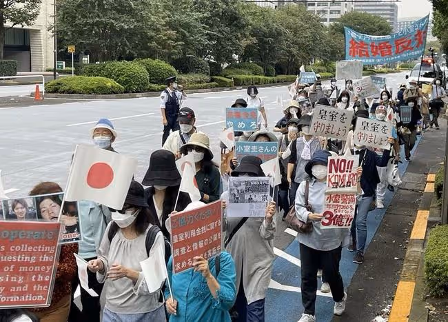 日本「國民駙馬」小室圭拖四年終還錢！劈腿富婆前女友、信邪教，真子依然愛他如初