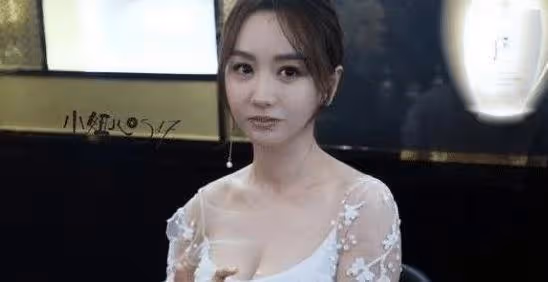 拍戲只是兼職？頒獎基本不去，出道十七年被粉絲稱為「最懶女星」