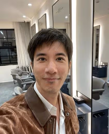 王力宏近照曝光，剪短頭髮後重回顏值巔峰，網友：真是不老男神