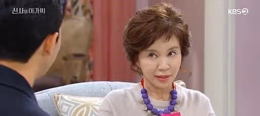 《看了又看》的「鳳姬」姑姑，丈夫為了見到她不做老師了