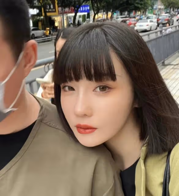 高曉松前妻疑再婚？曬鑽戒大方認愛，男方側顏帥氣面容乾淨整潔