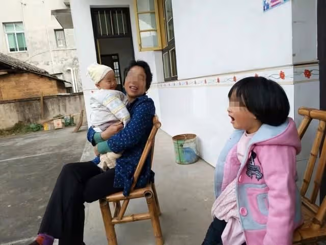 「你家不是有房子嗎？賣了給我弟弟還債，不同意就離婚！」