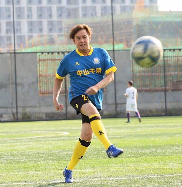 網傳71歲譚詠麟睡粉？女方比他小4輪，對方男友列出3條控訴理由