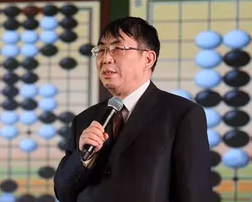聶衛平經歷3次婚姻，最小的相差23歲，菸酒不離身無肉不成歡！