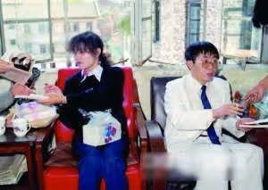 聶衛平經歷3次婚姻，最小的相差23歲，菸酒不離身無肉不成歡！