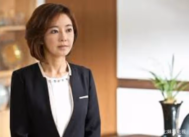 比宋慧喬還要早,這位女演員和李秉憲的故事,像霧像雨又像風