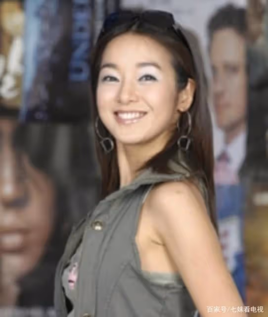 比宋慧喬還要早,這位女演員和李秉憲的故事,像霧像雨又像風