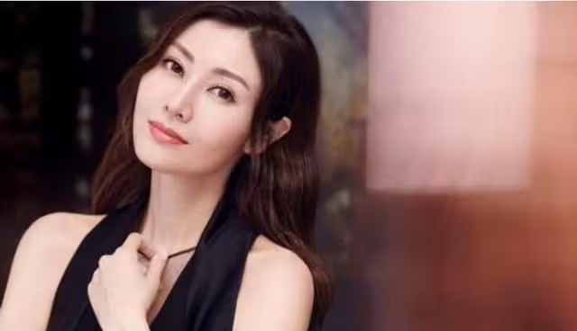 劉鑾雄為何不娶李嘉欣？是誰擋了她的豪門路？10年青春終是錯付了