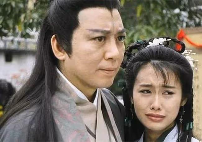 《天龍八部》演員聚會，64歲張國強仍帥氣，68歲駱應鈞頭髮花白