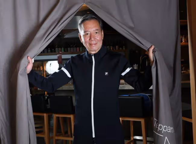 《天龍八部》演員聚會，64歲張國強仍帥氣，68歲駱應鈞頭髮花白