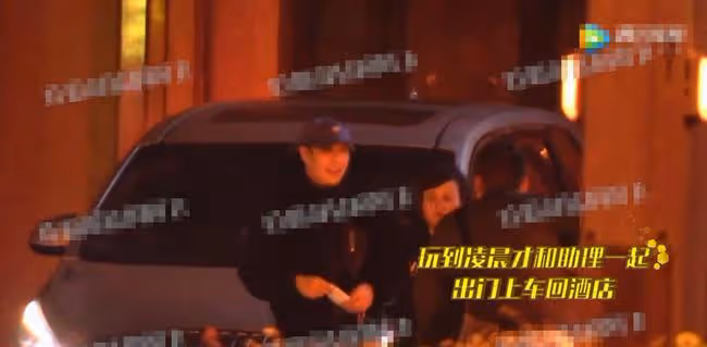 小瀋陽深夜牆邊小便,事後在路旁愜意吞雲吐霧,遭網友怒噴太不雅
