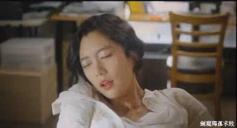 「韓國第一美女」李成敏，黃金比例迷人身材，一雙美腿像開了特效