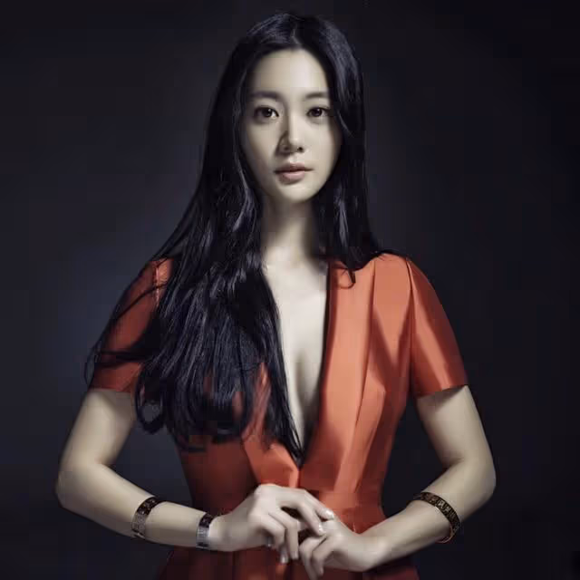 「韓國第一美女」李成敏，黃金比例迷人身材，一雙美腿像開了特效