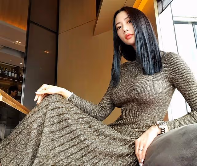 「韓國第一美女」李成敏，黃金比例迷人身材，一雙美腿像開了特效
