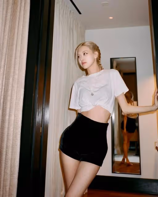 突發！Lisa確診新冠，網友：前幾天還在美國蹦迪？