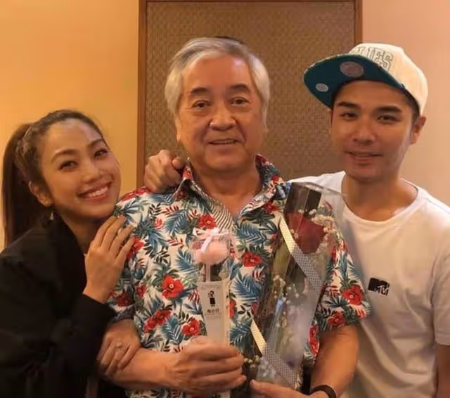 爸爸秦沛的驕傲！TVB星二代姜麗文演技終獲肯定，父女大為感動