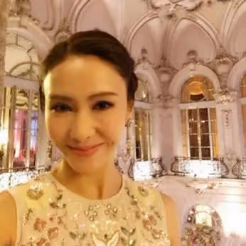 年輕時國色天香,老了以後顏值崩塌,這五位女星讓人認不出