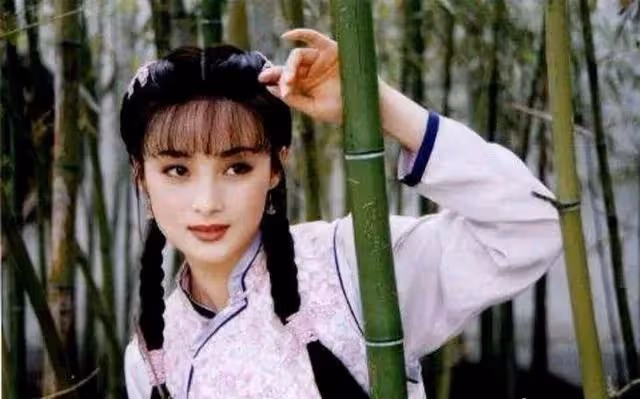 年輕時國色天香,老了以後顏值崩塌,這五位女星讓人認不出