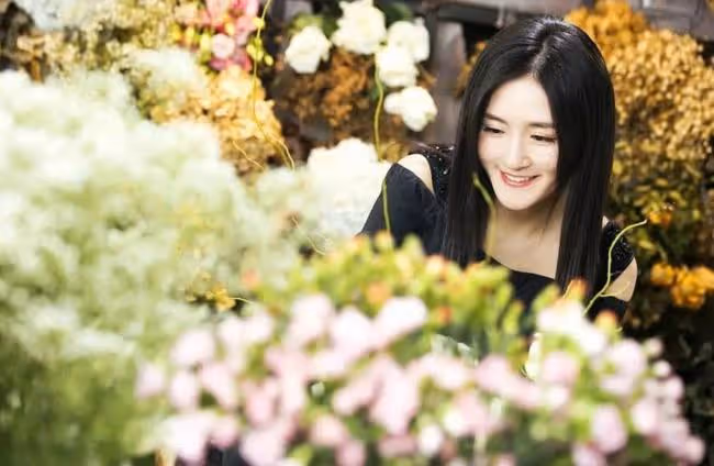 謝娜在家曬女兒，未來事業很迷茫，當下日子很快樂