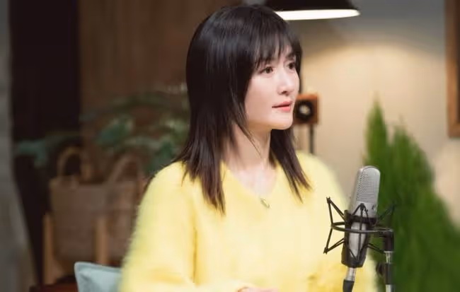 謝娜在家曬女兒，未來事業很迷茫，當下日子很快樂