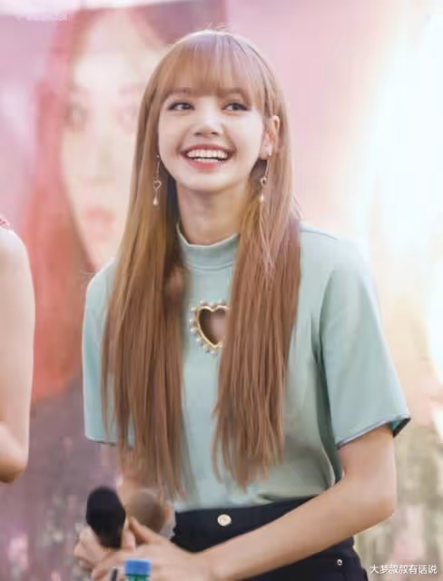 公司2度發聲！Lisa「突破感染」確診現況曝，BLACKPINK成員檢測出爐