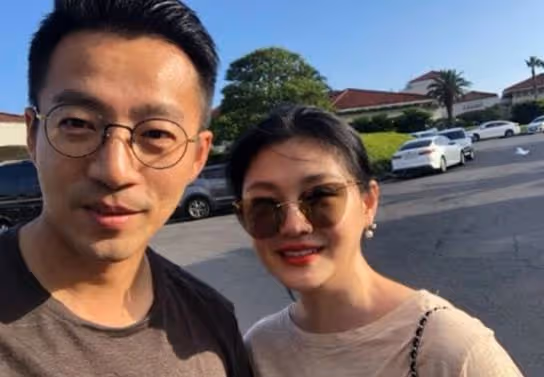 大S離婚後首露面，與一眾好友聚餐合照，妝容精緻狀態佳
