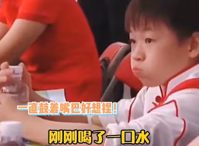 全紅嬋開直播首秀！直播總時長僅1分鐘，紅姐：我繼續去訓練了