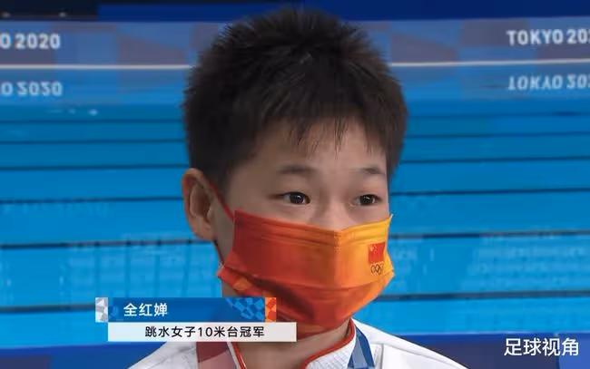 中國體壇頂流！全紅嬋開直播首秀唱歌，僅開1分鐘，高達萬人捧場