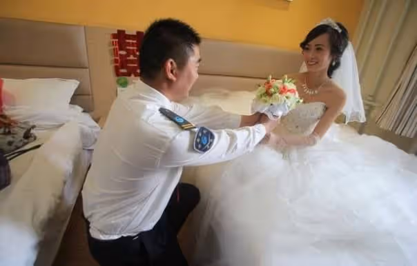 「當初我沒錢沒房，你不也嫁了，怎麼現在就要離婚呢？」