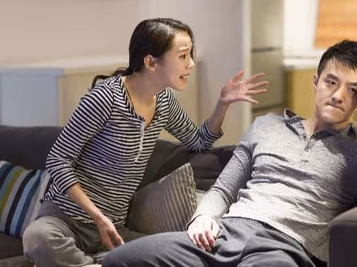 「當初我沒錢沒房，你不也嫁了，怎麼現在就要離婚呢？」