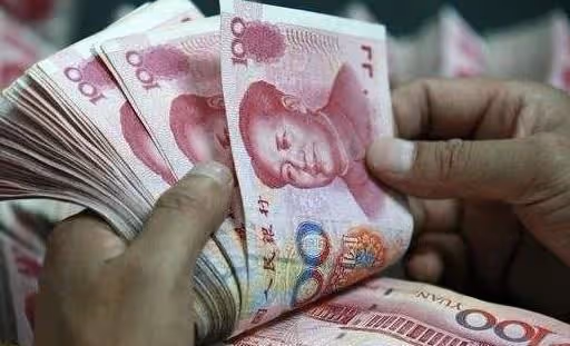 你35了，還帶個拖油瓶女兒，才給我2萬彩禮，這個「保姆」我不當