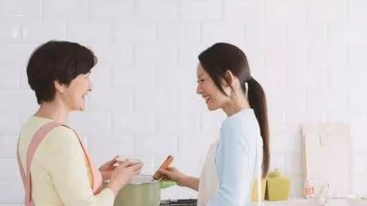 離婚後發現懷孕，挺著大肚子想給前夫驚喜，鄰居說一話我愣在原地